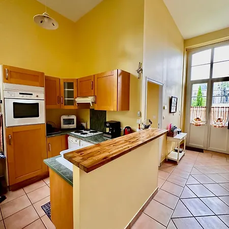 Dans Ancienne Ecole De 1850 - 2 A 4 Personnes