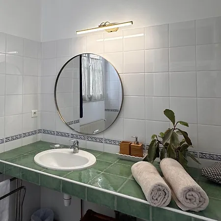 Dans Ancienne Ecole De 1850 - 2 A 4 Personnes