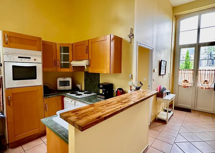 Dans Ancienne Ecole De 1850 - 2 A 4 Personnes