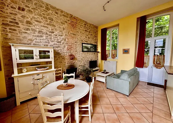 Dans Ancienne Ecole De 1850 - 2 A 4 Personnes